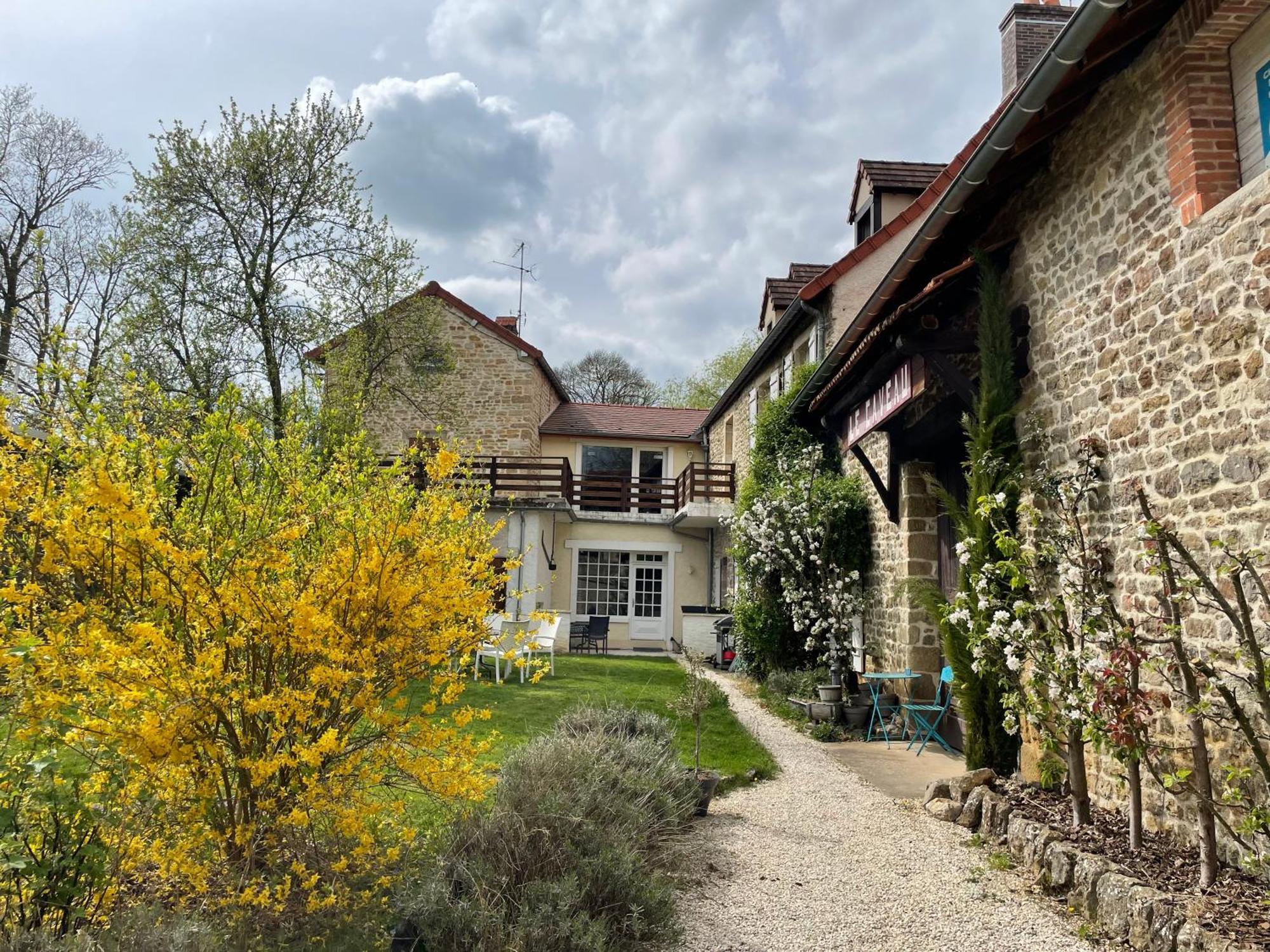 Domaine De Vandenesse Et Spa Vandenesse-en-Auxois Exterior foto